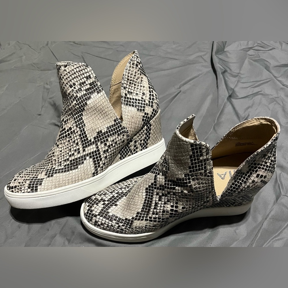 #65 MIA Snakeskin Wedge Platform Booties Size 7.5